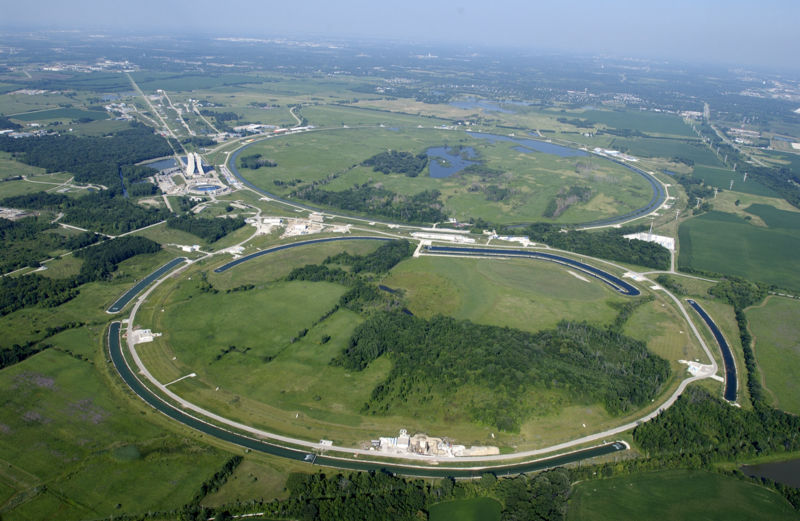 kruhový urýchľovač - Fermilab.jpg